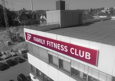 kwom graphix aussenwerbung spannbanner led hinterleuchtet leuchtreklame overath bensberg untereschbach